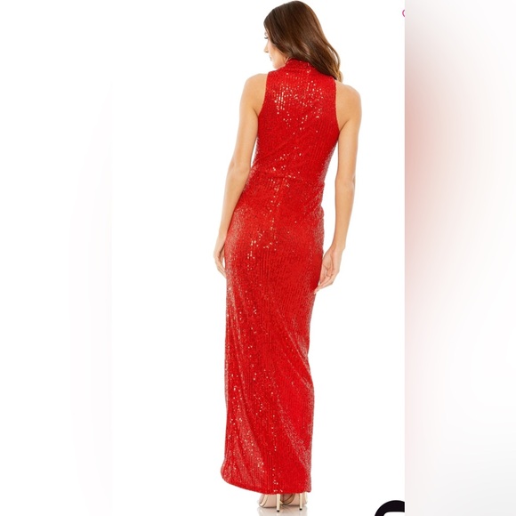 MAC DUGGAL RED
Sleeveless High Neck Gathe Waist Sequin Gown Size 2 NWT - Picture 2 of 6
